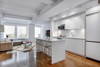 90 William St, Unit 5D in New York, NY - Building Photo - Building Photo