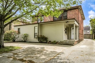 2343 Wroxton Rd in Houston, TX - Building Photo - Building Photo