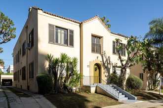 622 N Genesee Ave in Los Angeles, CA - Building Photo - Building Photo