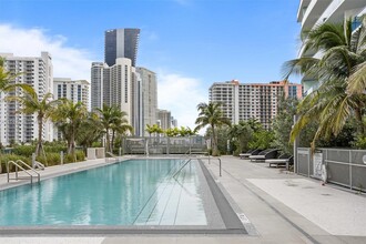 17550 Collins Ave, Unit 903 in Sunny Isles Beach, FL - Building Photo - Building Photo