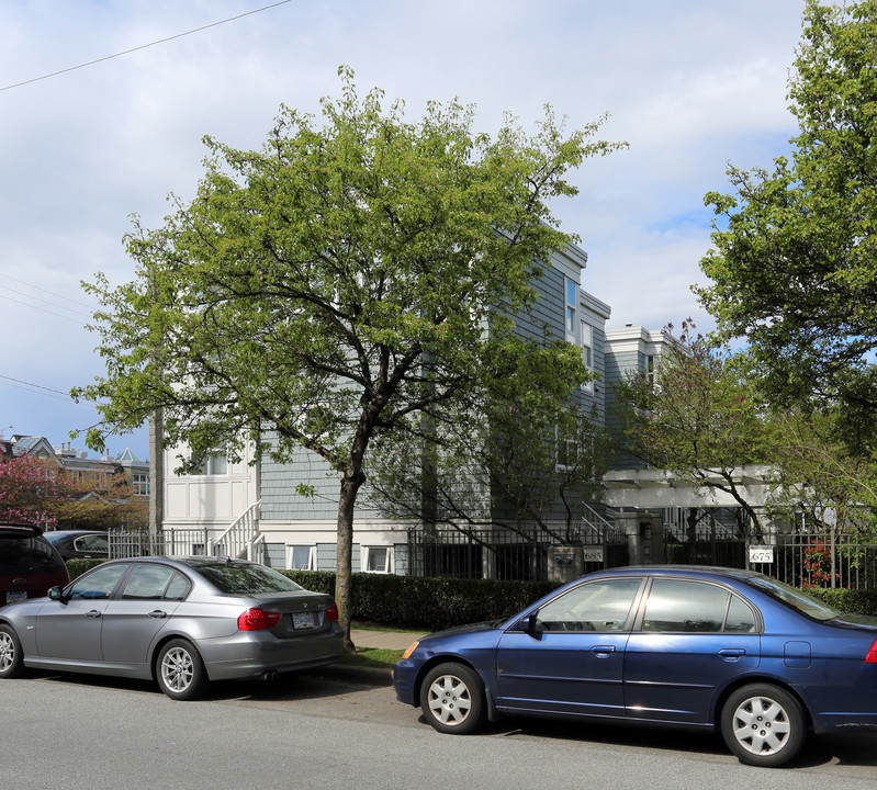 The Ivy 4 in Vancouver, BC - Building Photo