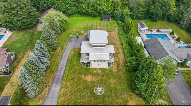 10030 Hillside Ter in Marcy, NY - Foto de edificio - Building Photo