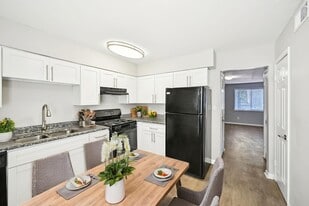 Amber Grove Apartments in Marietta, GA - Building Photo