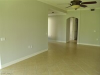 9391 Triana Terrace in Ft. Myers, FL - Foto de edificio - Building Photo