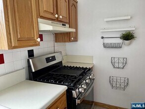 4 Horizon Rd in Fort Lee, NJ - Building Photo - Building Photo