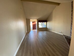 8146 Sunrise E Way in Fair Oaks, CA - Building Photo - Building Photo