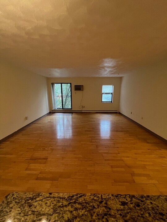 373 Highland Ave in Somerville, MA - Building Photo