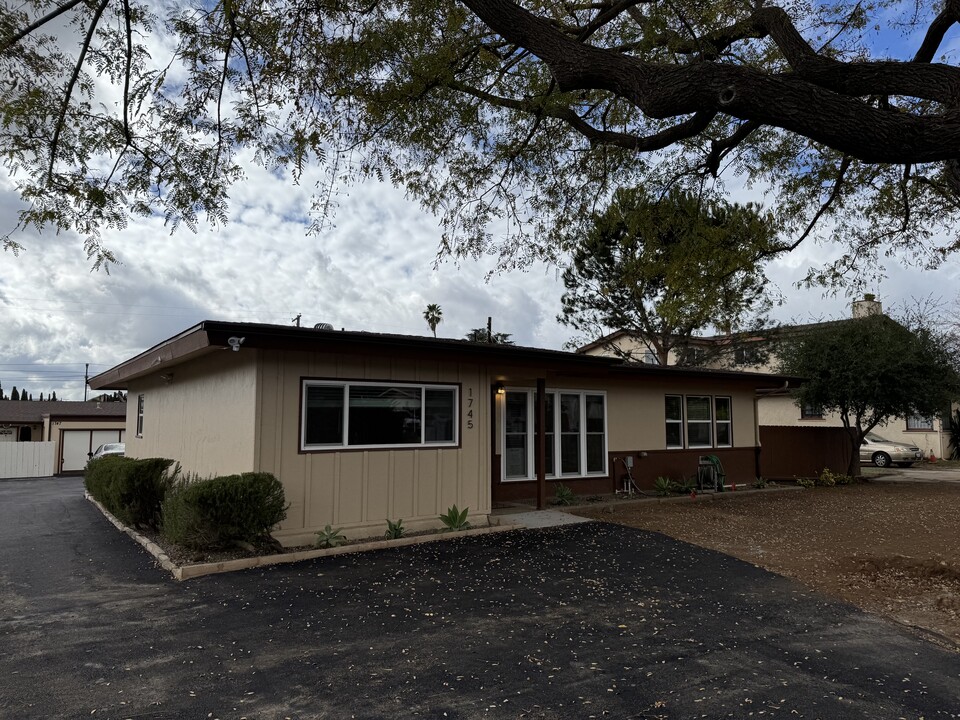 1745 S Maple St, Unit 1 in Escondido, CA - Building Photo