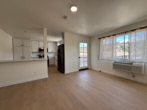 6079 La Prada St in Los Angeles, CA - Building Photo - Building Photo