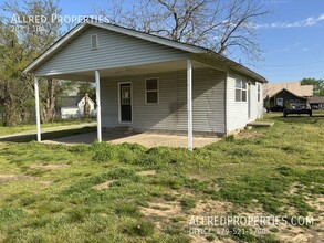 508 1/2 Sugar Hill Rd in Lincoln, AR - Foto de edificio - Building Photo