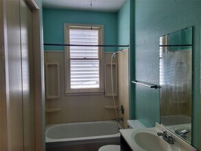 4401 Ave Q 1/2 in Galveston, TX - Building Photo - Building Photo