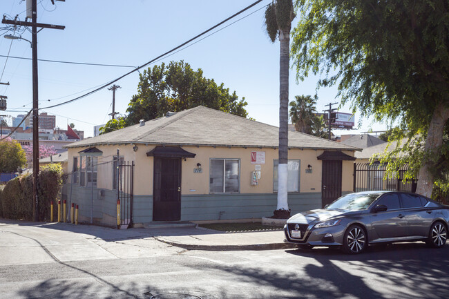 714 S Grand View St in Los Angeles, CA - Building Photo - Building Photo