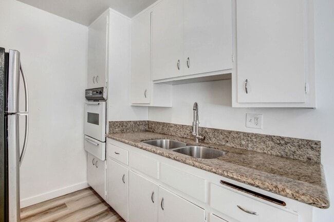 1550 S Saltair Ave in Los Angeles, CA - Building Photo - Building Photo