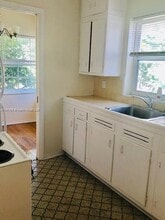1002 Douglas Rd in Coral Gables, FL - Building Photo - Building Photo
