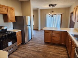 825-827 Gohres St in La crosse, WI - Building Photo