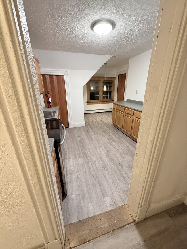 20 Lorraine St, Unit Floor 3 in Hartford, CT - Foto de edificio - Building Photo