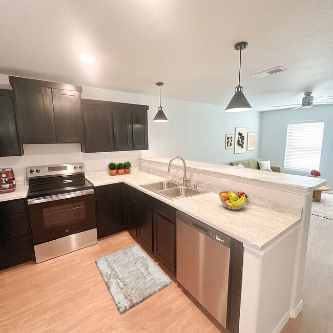 North View Apartments in El Paso, TX - Building Photo - Building Photo