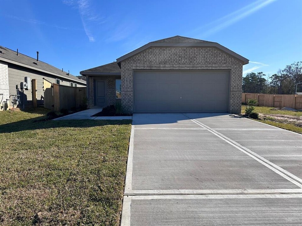 16727 Largetooth Aspen Ln in New Caney, TX - Building Photo