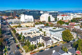 152 S Roxbury Dr in Beverly Hills, CA - Building Photo - Building Photo
