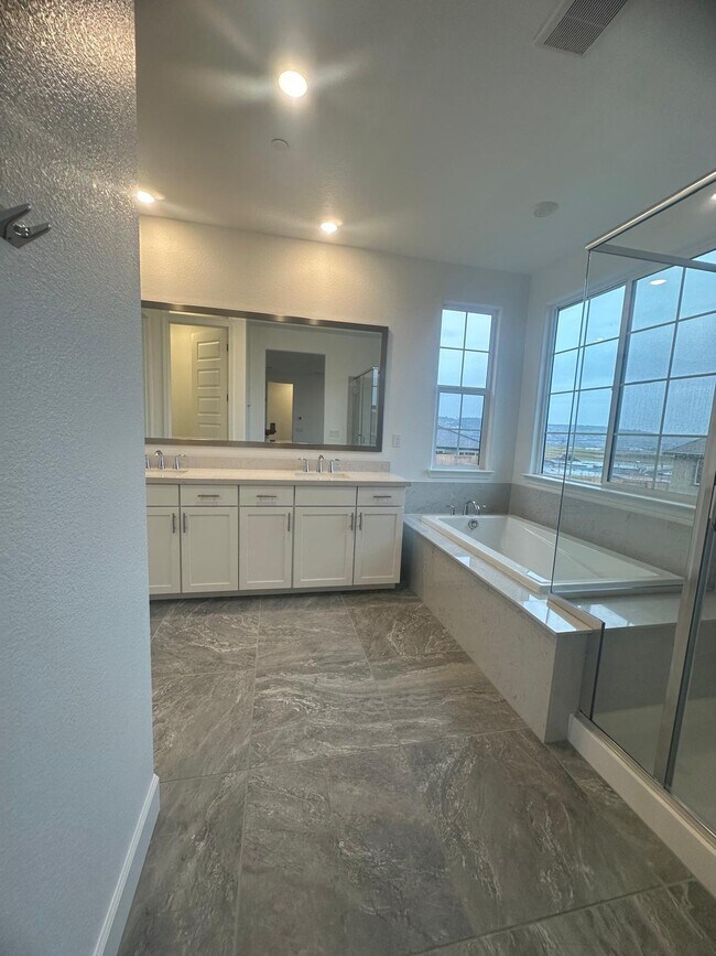 property at 3258 Gdn Ter Dr