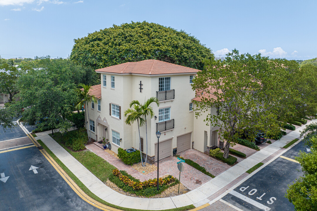 Village At Swinton Square Condominium in Delray Beach, FL - Building Photo