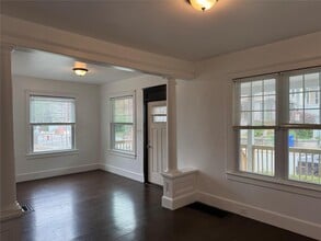 26 Linden Ave in Middletown, NY - Building Photo - Building Photo