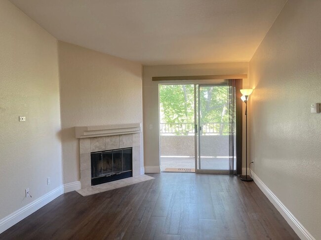 2400 Del Mar Way in Corona, CA - Building Photo - Building Photo