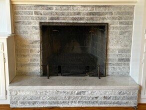 3030 Hardale Blvd, Unit 2 Upper in Ottawa Hills, OH - Building Photo - Building Photo
