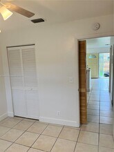 4601 SW 32nd Ave in Fort Lauderdale, FL - Foto de edificio - Building Photo