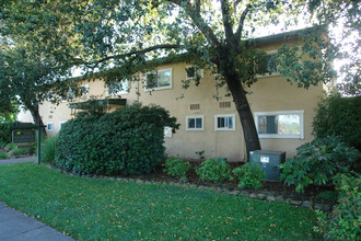 The Garden Apartments in Santa Rosa, CA - Building Photo - Building Photo