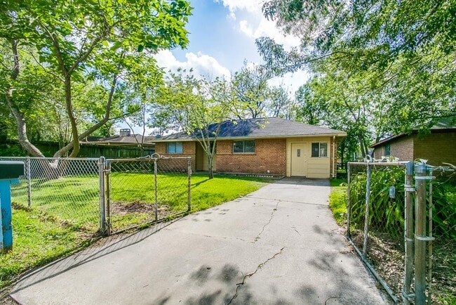 743 Knob Hollow St in Channelview, TX - Building Photo - Building Photo