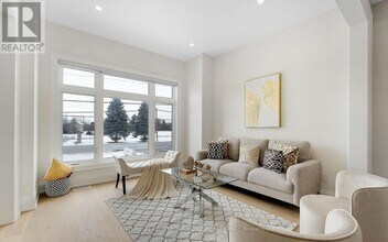 8915 Heritage Rd in Brampton, ON - Building Photo - Building Photo