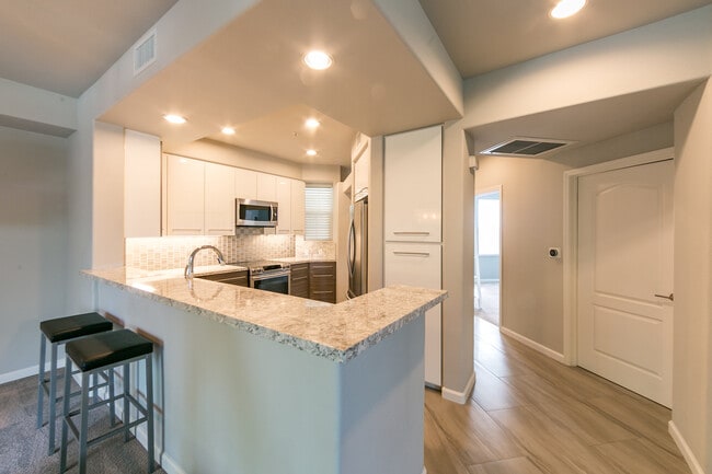 property at 880 Meridian Bay Ln