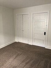 104 W Hudson St-Unit -Apartment B in Pittsburg, KS - Building Photo - Building Photo