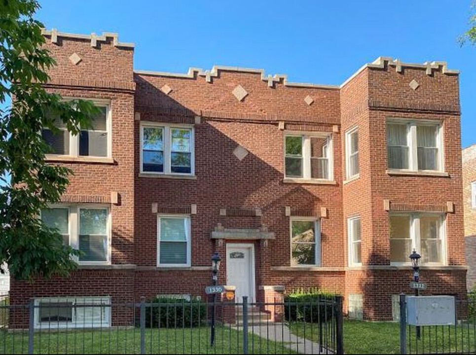 1332 E 72nd Pl in Chicago, IL - Building Photo