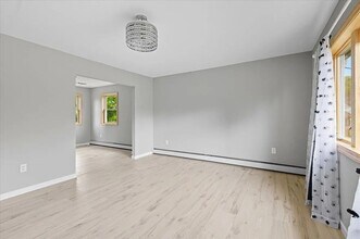 89 Oakwood Dr in South Burlington, VT - Building Photo - Building Photo