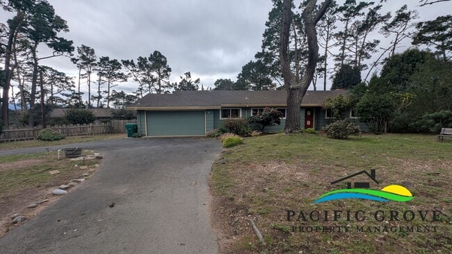 4192 Crest Rd in Pebble Beach, CA - Building Photo - Building Photo