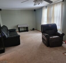 8 N Governor Haines St in Hamburg, NJ - Building Photo - Building Photo