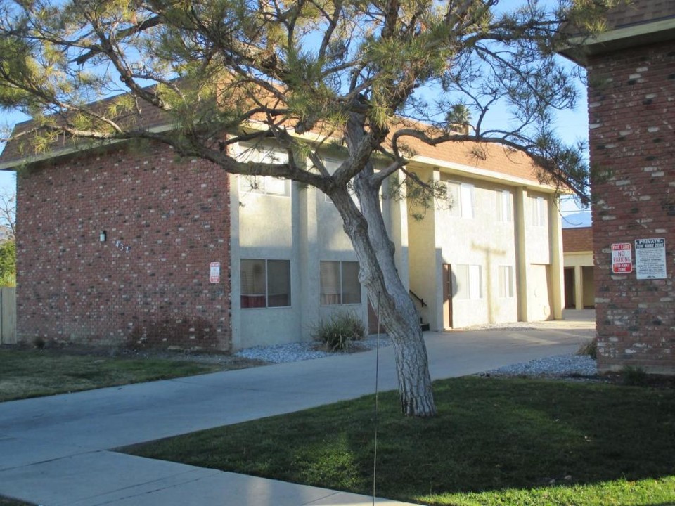 432 N Buena Vista St in Hemet, CA - Building Photo