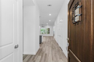 29019 Pine Forest Dr in Magnolia, TX - Foto de edificio - Building Photo