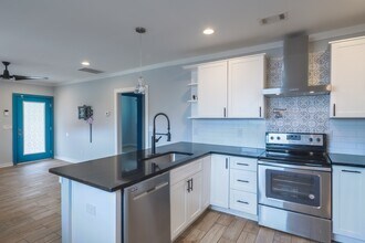 1387 Lyle Ave in East Point, GA - Building Photo - Building Photo