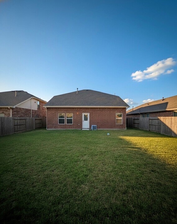 2225 Still Bend Ln in League City, TX - Building Photo