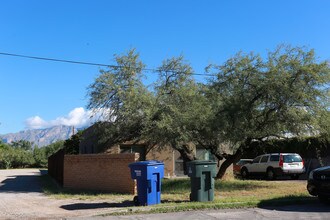 4017-4019 E Lee St in Tucson, AZ - Foto de edificio - Building Photo