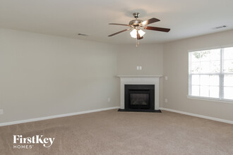 4928 McClure Rd in Charlotte, NC - Foto de edificio - Building Photo