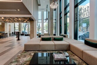 1211 Caroline St in Houston, TX - Building Photo - Building Photo