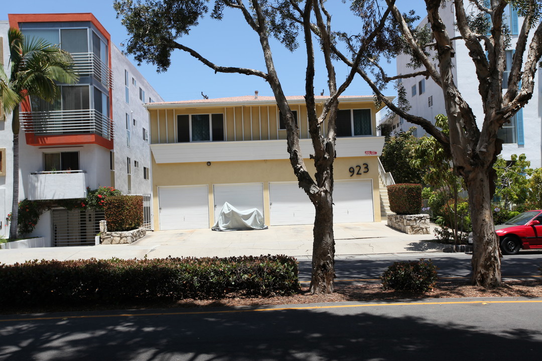 923 2nd St in Santa Monica, CA - Building Photo