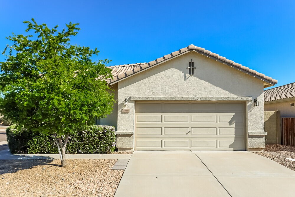 3556 W Warren Ln in New River, AZ - Foto de edificio