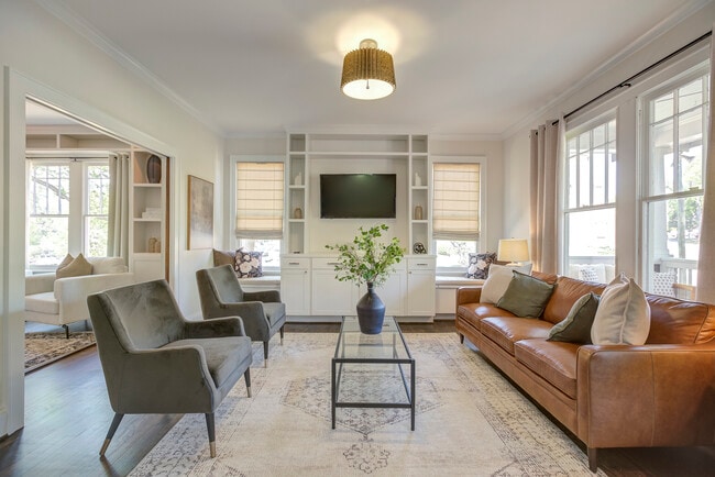 property at 429 W Park Ave