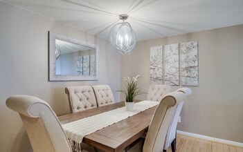 1295 N Van Dorn St in Alexandria, VA - Building Photo - Building Photo