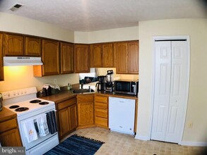 103 Cabin Ct in Stafford, VA - Building Photo - Building Photo